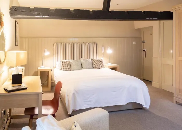 The White Horse Blakeney